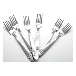 CSYLC01SSDESFORK - Computech-Solutions Several stainless steel forks arranged in a fan shape on a white surface, with the handles radiating outward from a central point hard to notice.